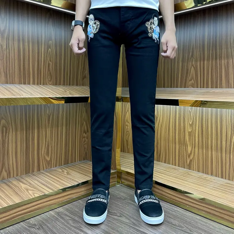 Tổng hợp 8 mẫu quần jeans đen xanh đơn giản có bốn cúc đẹp 3