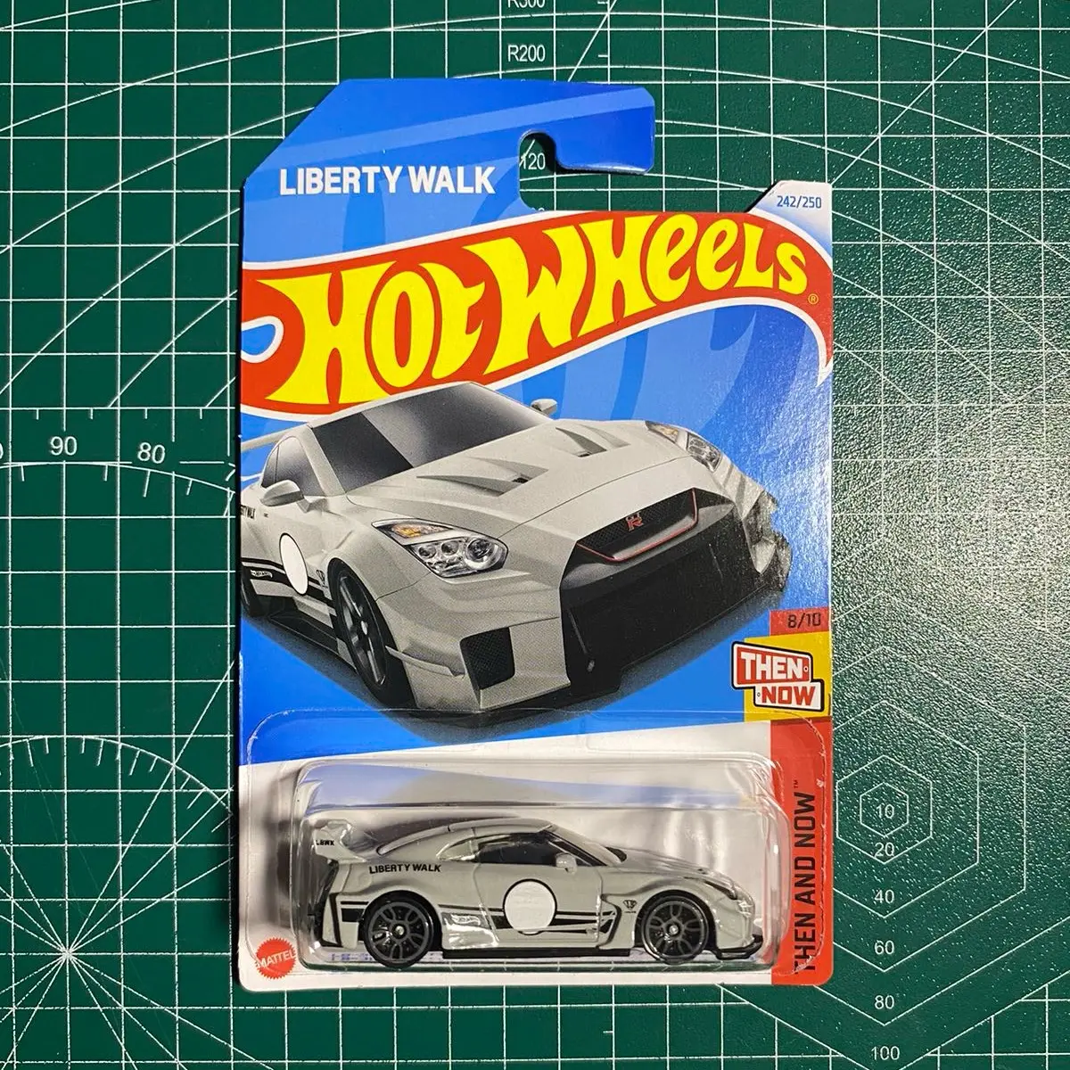 Hot Wheels Nissan R35 GT LBWK Japan Card Mainan Anak Hot Item