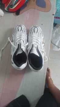 Product Review of Children's football spiked shoes boys and girls' football shoes sports anti slip outdoor/indoor sports shoes Sneakers from e**3 0