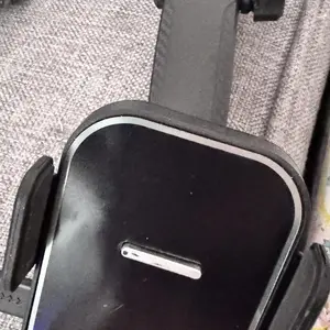 AutoGlide Penyangga HP Mobil - ABS & Silikon, Suction Kuat, Rotasi 360°, Kompatibel 4.5-6.5 inch, Aman Stabil, Operasi 1 Tangan, Cocok Navigasi Berkendara Aman Car