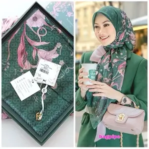 Jilbab Segiempat Hijab Motif Hijab Segi Empat Buttonscarves Nada |Edera | Kimonia Series Buttonscarves