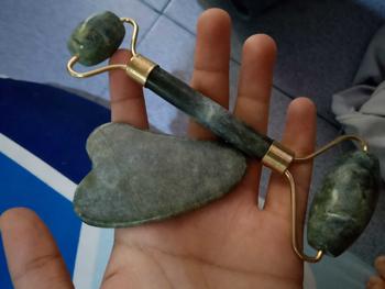 Product Review of (1 Set) 2in1 Alat Pijat Muka Wajah Jade Roller Massager Facial Message Batu Roller Giok Stone   Guasha face massager pijat muka anti aging mengurangi double chin v shape meniruskan 2PCS Mengencangkan from ** 1