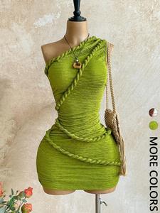 Vestido mini de una hombra con frunces, color verde primavera/verano | Tejido texturizado con pliegues y ribete trenzado | Estilo Y2K “baddie” para vacaciones en la playa y noche romántica