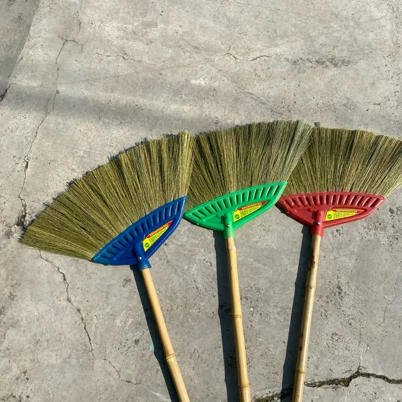 Sapu rayung super tebal gagang bambu super kuat 0