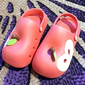 [Running] Sandal Casual - Desain Apel Lucu, Slip On Ringan, Model Keluarga (Ibu & Anak) ,Bahan EVA Nyaman, Sole Tebal Anti Slip, Bernapas Baik Tidak Membekas Kaki, Mewah Ringan, Ukuran 24-41, COD Cocok Outdoor