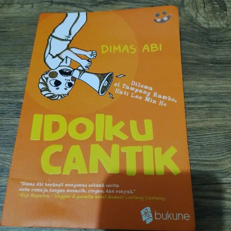 Buku Idolku Cantik karya dimas abi 0