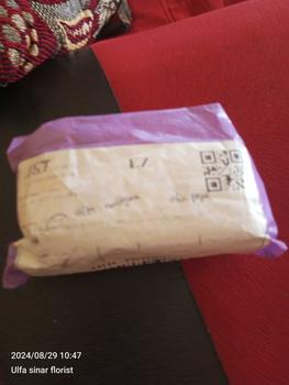 Product Review of HIH Original Pelembab dan Perawatan Retak Tumit dan Cream Kaki Kapalan Cream Kaki Pecah pecah Ultra Moisturizing Cream Stick Melembutkan dan Menghaluskan Tumit Kaki Original 40gr from u**5 1
