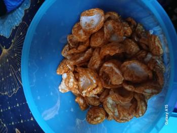 Product Review of Paket Gurilem & Kerupuk Mangkok Pedas isi 500 gram Food Snacks from T**E 2