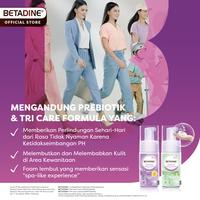 Gambar Betadine Feminine Care Bundle Floral Gentle Wipes Set - Feminine Wash dengan Ekstrak Daun Sirih & Prebiotik – Membantu Mengurangi Bau Tidak Sedap, Menjaga Kesegaran, pH Seimbang, Perawatan Area Kewanitaan Sehari-hari dari Betadine Shop Kota Tangerang 3 Tokopedia
