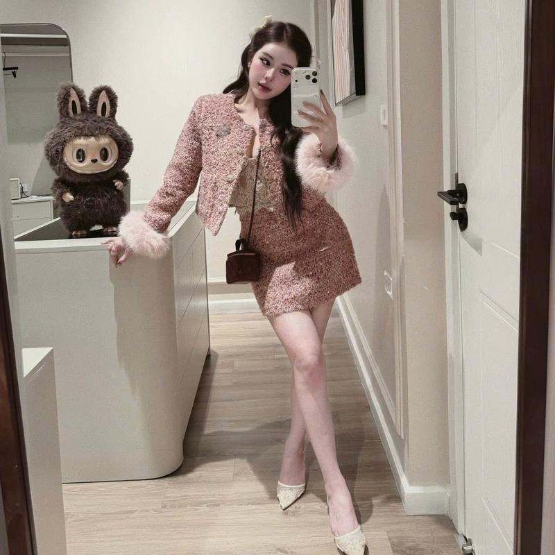 DAILY01 Set tweed hồng phối lông tay phồng thanh linh  áo khoác ngắn kiểu dáng thanh lịch sang chảnh  cv ngắn dáng chữ A . Thời trang thu đông 
