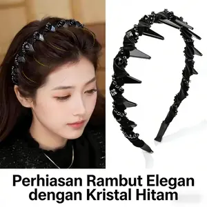 Headbands [Shi'e] Bando Lebar Bergaya Vintage Paris Chic Headband Elegan Hiasan Rambut Mutiara Tangan Aksesoris Rambut Fashion Kecil Multifungsi French-style high-end toothed headband with wispy bangs and a high crown – a versatile headband accessory.