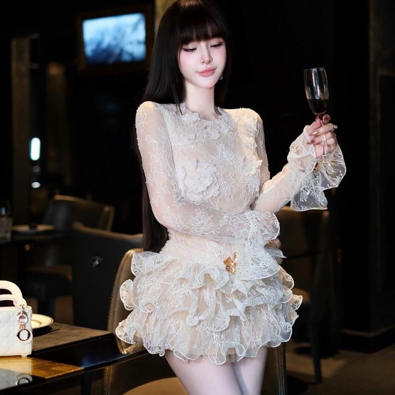 Váy tay dài cổ tròn ren kim sa xoè tầng xinh xắn