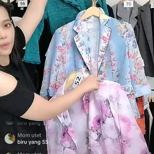 LINK CO KG an atasan wanita 3