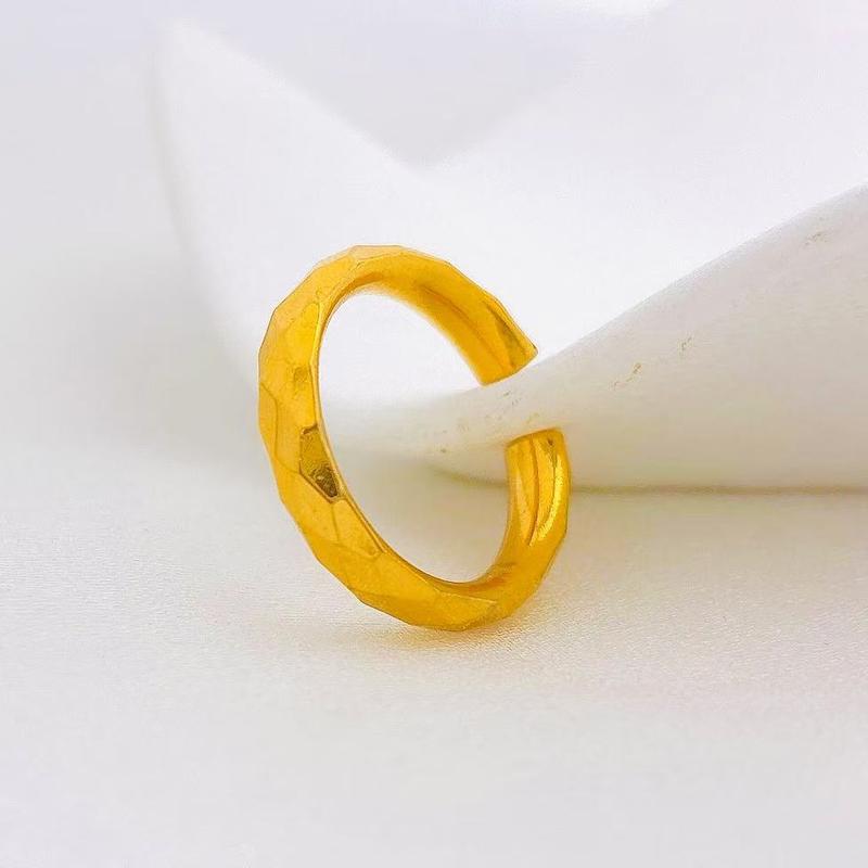 Product Introduction of Diamond patterned ring, open mouth, fashionable and simple, the preferred jewelry for lovers, relatives and friends, non fading titanium steel ring 12