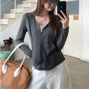 Korean Style V Neck Hooded Long Sleeve Jacket, Fall New Loose Short Top, Drawstring Pocket Design, Women's Casual Outerwear 3651# Womenswear Stripe Striped