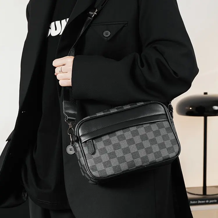Single shoulder bag, crossbody bag, trendy brand, men's casual plaid Korean leather sports bag, personalized and fashionable, new style small shoulder bag