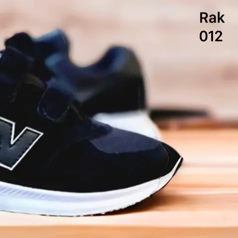 Sepatu anak hitam sekolah kode rak no. 012