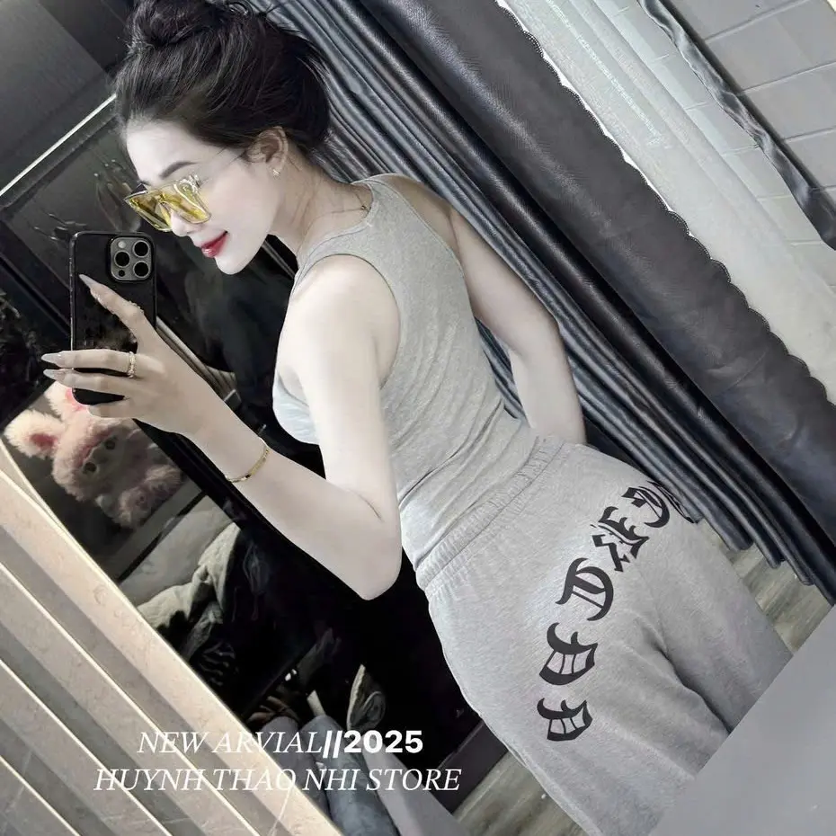Sét áo 3 lỗ cổ vuông ôm phối quần suông họa tiết in sau dây rút siêu xinh Top Women
