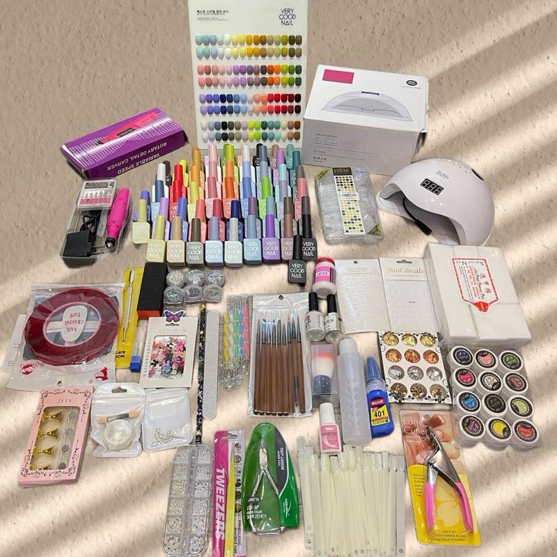 Set combo nail cơ bản+ nâng cao dành cho người mới học, sau đi làm thoải mái Nguyên set sơn gel 60 màu . Đi kèm base top. Đi kèm bản màu.