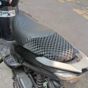 Kulit Jok Motor Instan Kombinasi Catur 3D Amplas Pasir dan Kulit Jeruk untuk Tampilan Eksklusif Nyaman Anti Air Anti Rembes Motorcycle