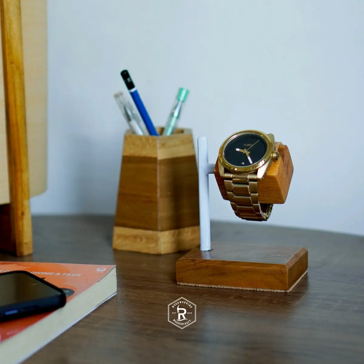 Stand jam tangan / tempat jam tangan / stand display jam tangan Besi