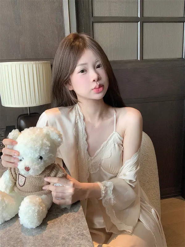 Set váy ngủ kèm choàng mặc nhà cổ V tay loe lụa mềm cho nữ - L0100 lụa sexy kèm choàng 0