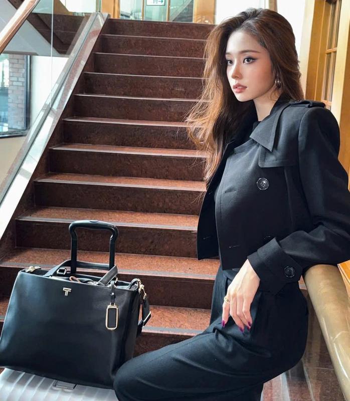  Áo khoác VAMYN dài tay chất vải tutsy Da lộn thanh lịch croptop đủ size SML 