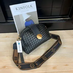 Tas Selempang tikar tiga ruang koin Wanita