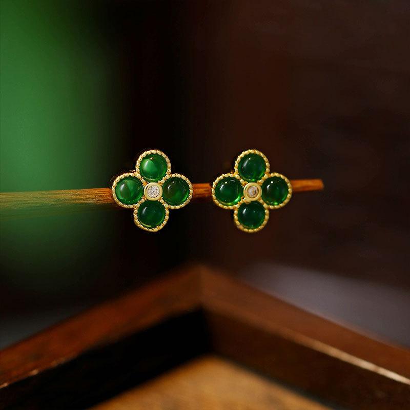 925 Silver Pin Gold-Plated Imitation Jadeite Vintage Light Luxury Lucky Four-Leaf Clover Bead Stud Earrings, Fashionable Ear Jewelry 2