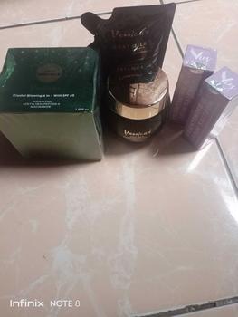 Product Review of Vies Beauty Glow Serum Saffron Original Bpom from S**A R**A F**A ** 0