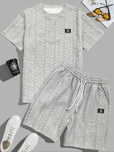 メンズ 無地 テクスチャード パッチド Tシャツ & ドローストリング ショーツセット、レギュラーフィット カジュアル ラウンドネック 半袖 Tシャツ & ポケット付き ショーツ、メンズ サマーウェア
