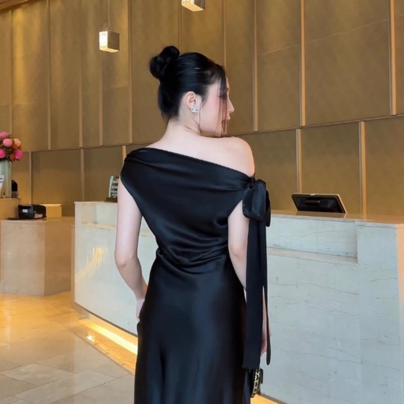 Đầm lụa lệch vai cột nơ vai 2