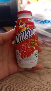 Product Review of paket 15 milkuat(5 botol susu milkuat jeruk/stroberi  65ml + 10 pcs susu milkuat bantal Cokelat/stroberi 50ml)milk from K**p 1