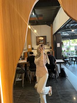Product Review of Wispie Girl Boss Fitted Shirt | Kemeja kerja wanita fit garis stripe karet Lembut pink hijau biru from r**a 1