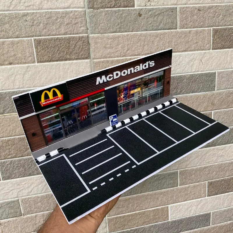 DIORAMA DIECAST HOTWHEELS OUTLET MC DONALD'S SEKALA 1:64 0