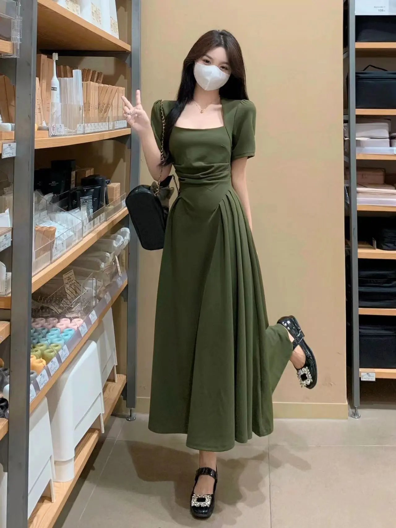 Korean version simple solid color square neck dress, new summer retro slim fitting mid length skirt womenswear casual