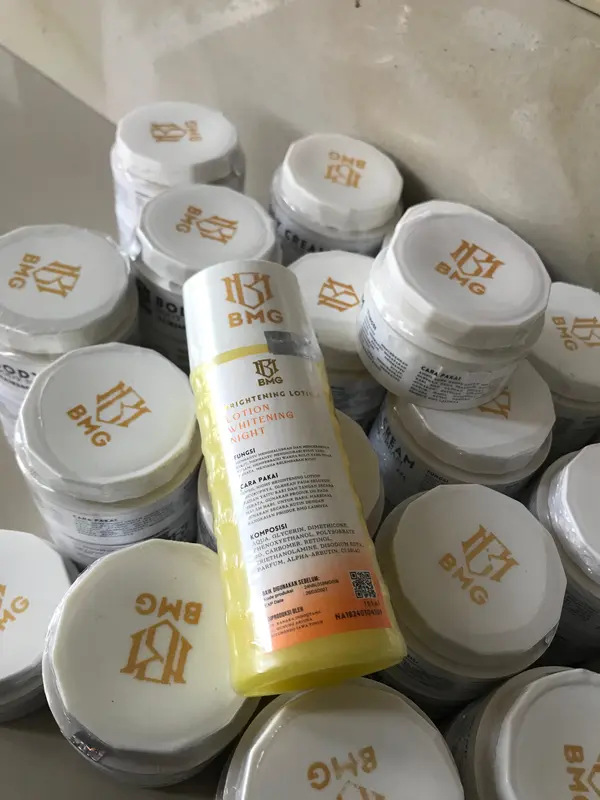 BMG LOTION ECER NIGHT 100ML BRIGHTENING LOTION KUNING NIGHT BPOM ORi / BMG  Mencerahkan Melembutkan Pria Handbody Memutihkan 3