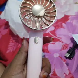 (COD)Bravhom Kipas Angin Mini Portable 3IN1 Aromaterapi 3 Kecepatan Lampu Warna Warni Phone Holder FN16