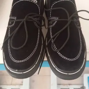 DOPE Sepatu Loafers Docmart Formal Casual Pantofel Kerja Pria Hitam dengan Desain Formal dan Casual