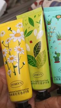 Product Review of PAKET 3 PCS Images Hand Cream horse Oil Krim Pelembab Tangan Kering from F**a 0