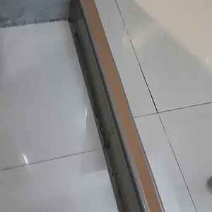 Karet Ujung Tangga Lis Tangga Pengaman Anti Slip Type L Import Stepnosing Karet Dengan Perekat 3M