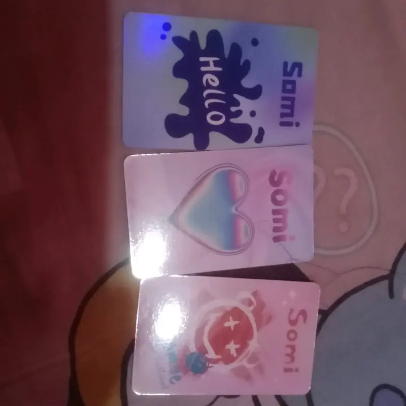 pc unoff hologram 2 sisi,harga per 1 pcs random somi.....beli lbh dri 5pcs dpt free 3 pc 2
