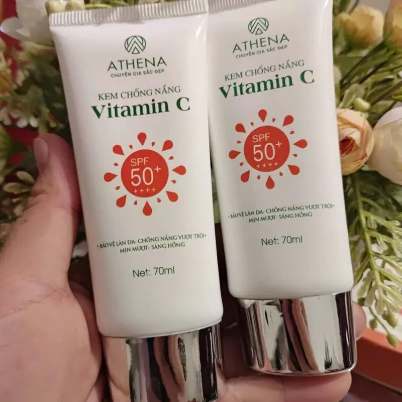 2 Kem chống nắng vitamin C Athena nâng tông sáng da