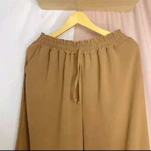 Celana kulot crinkel pendek super jumbo bb 100kg Wanita Nyaman