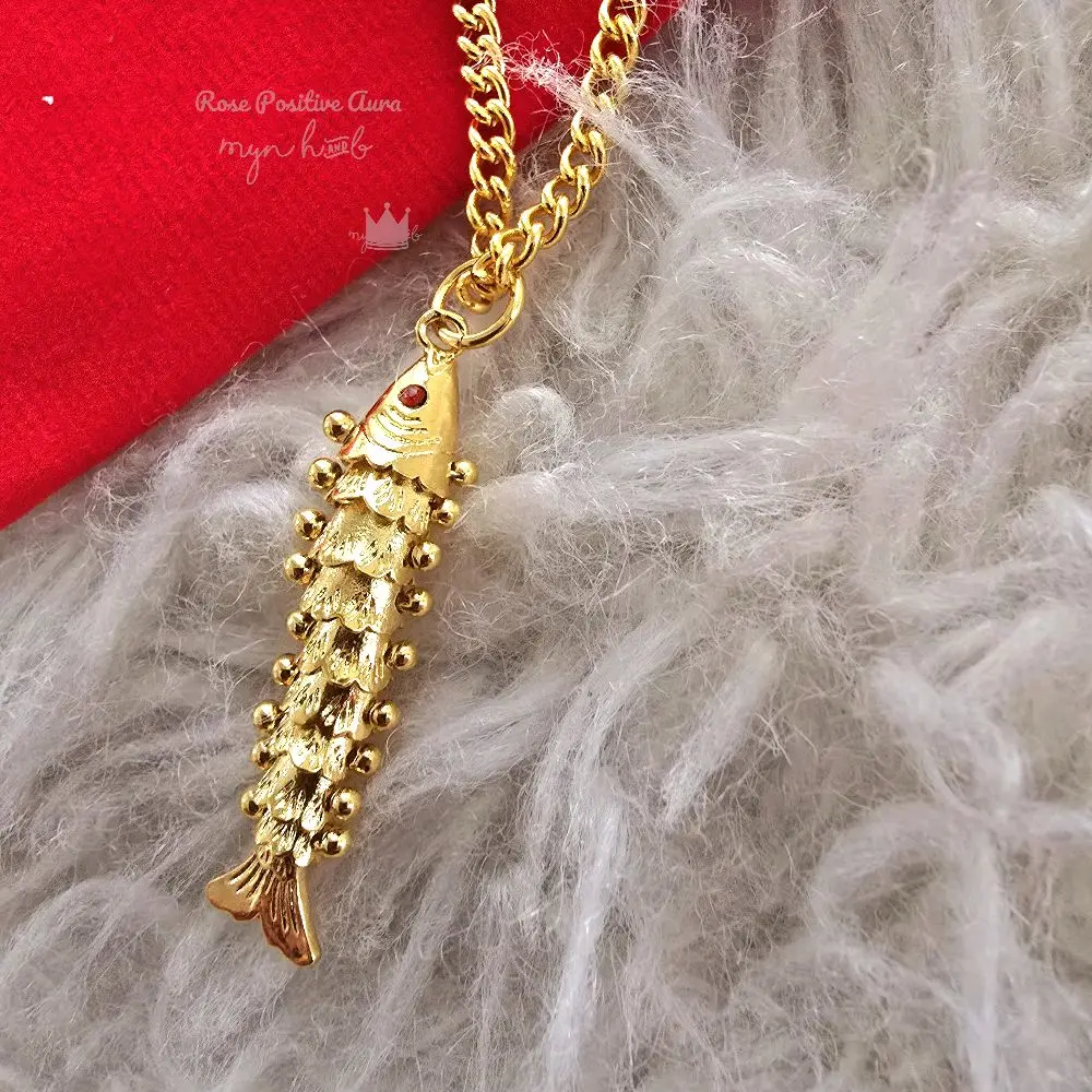 Bangkok gold chain set with pendant. width 0.3cm. s hook engraved
