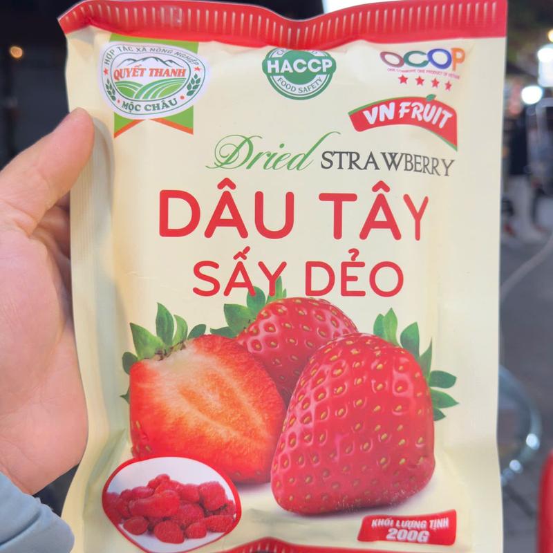 200g DÂU TÂY SẤY DẺO MỘC CHÂU SƠN LA 