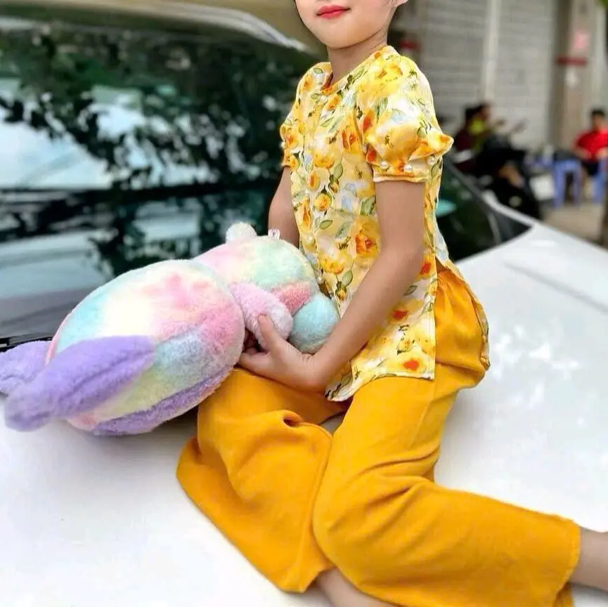 Bộ bà ba bé gái vải mango xịn size nhỡ