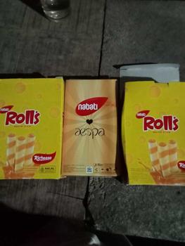 Product Review of Nabati Rolls Keju (8grx20pcs)  Food Food Cookies Cookies Snacks Snacks Camilan Camilan from V**s S**a 0
