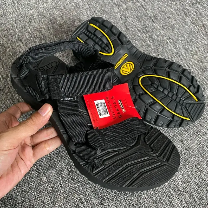 sandal eiger roll strap sandal gunung eiger tomahawk roll strap sandal eiger roll strap caldera Pria Sendal Hitam sandal lebaran 2025 1