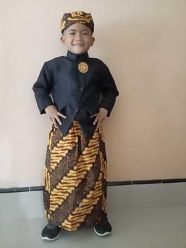 Product Review of COD!!! Setelan Beskap Anak + Celana Batik / Jarik Instan Coklat + Blangkon Solo (Ukuran Bayi 0 Tahun Sampai SD) #PAKAIAN ADAT JAWA# #TEDAK SITEN# #BISA BAYAR DI TEMPAT# from t**i 8** 0